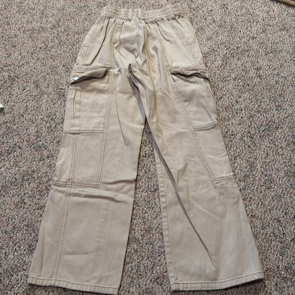 Girl’s RSQ Cargo Pants - Picture 2 of 5